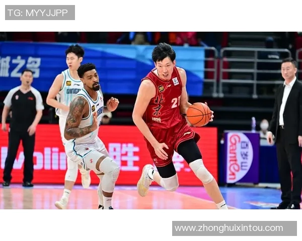 火箭队对阵掘金队周琦能否在关键时刻展现实力引发关注